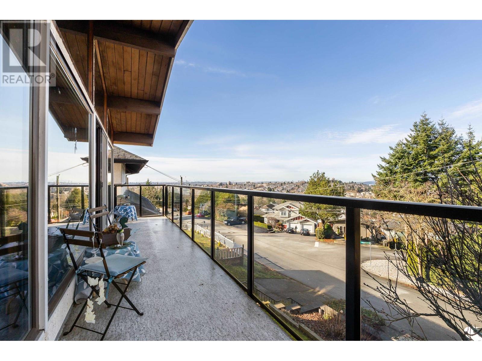 4862 Bessborough Drive, Burnaby, British Columbia  V5C 1L3 - Photo 8 - R2977168