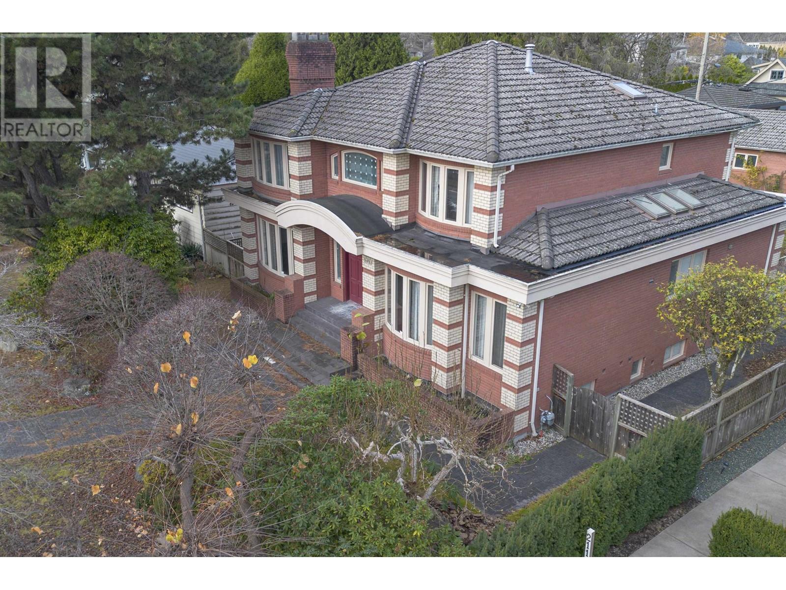 2123 W 57th Avenue, Vancouver, British Columbia  V6P 1V5 - Photo 3 - C8067448