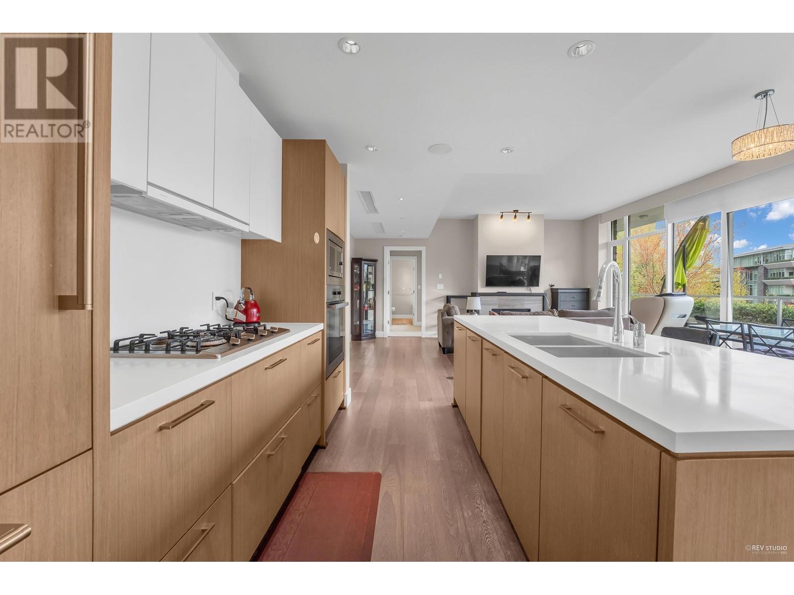 102 908 Keith Road, West Vancouver, British Columbia  V7T 1M3 - Photo 8 - R2977063