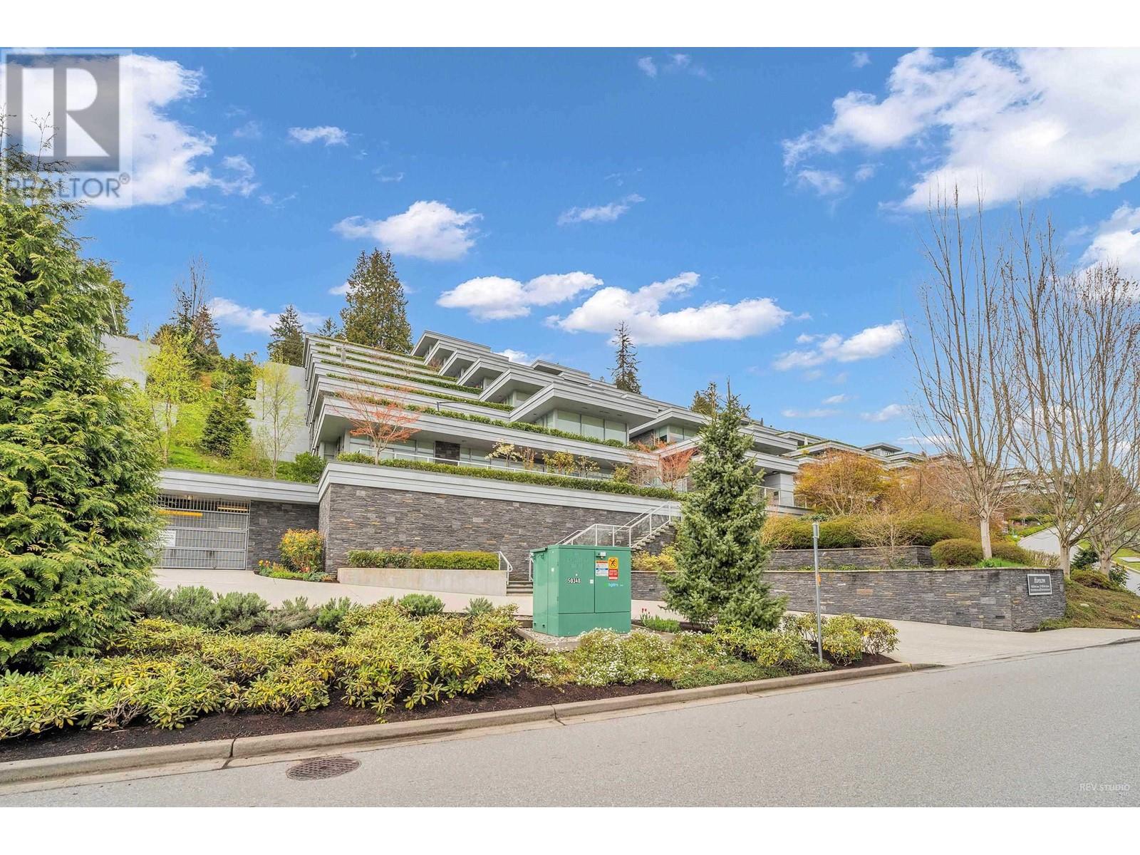102 908 KEITH ROAD, west vancouver, British Columbia
