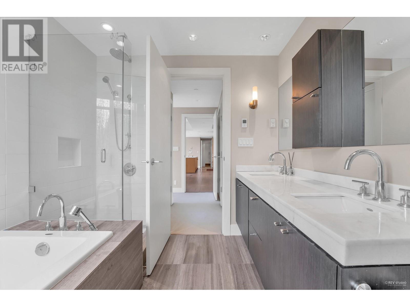 102 908 Keith Road, West Vancouver, British Columbia  V7T 1M3 - Photo 21 - R2977063