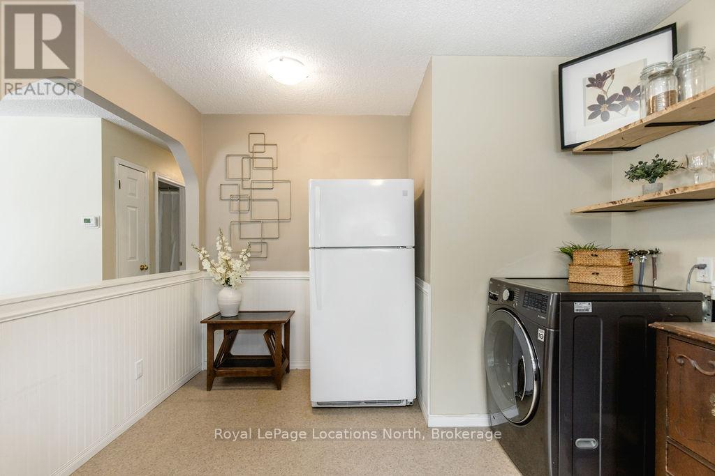 350 Zoo Park Road, Wasaga Beach, Ontario  L9Z 1S7 - Photo 8 - S12015835