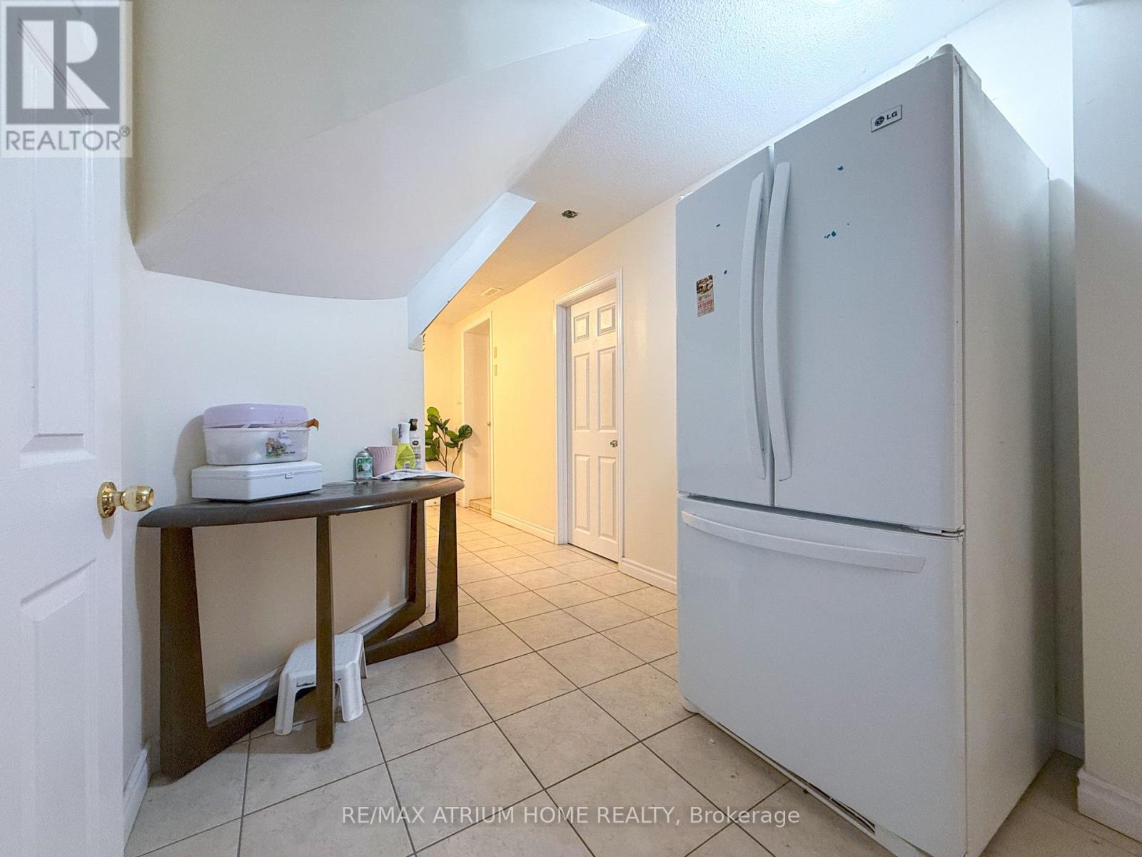 Room 1 - 42 Fairchild Avenue, Toronto, Ontario  M2M 1T7 - Photo 6 - C12015838