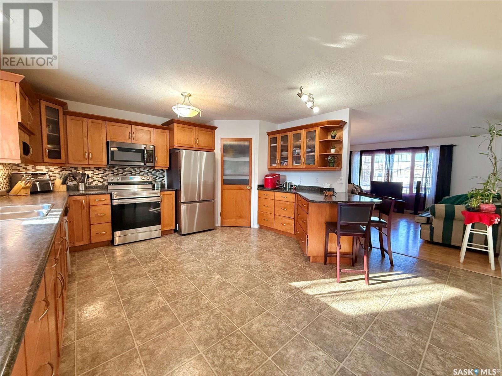 22 Reid Crescent, Outlook, Saskatchewan  S0L 2N0 - Photo 4 - SK996032