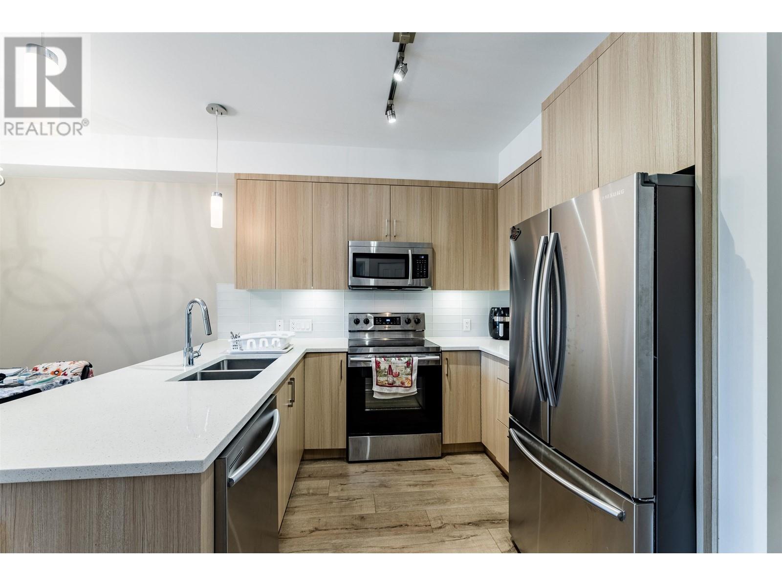 215 12460 191 Street, Pitt Meadows, British Columbia  V3Y 2J2 - Photo 3 - R2976795