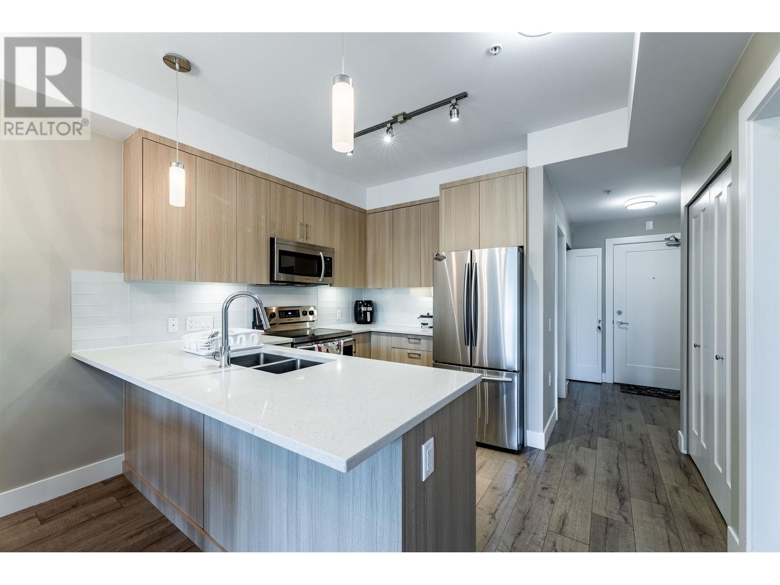 215 12460 191 Street, Pitt Meadows, British Columbia  V3Y 2J2 - Photo 2 - R2976795