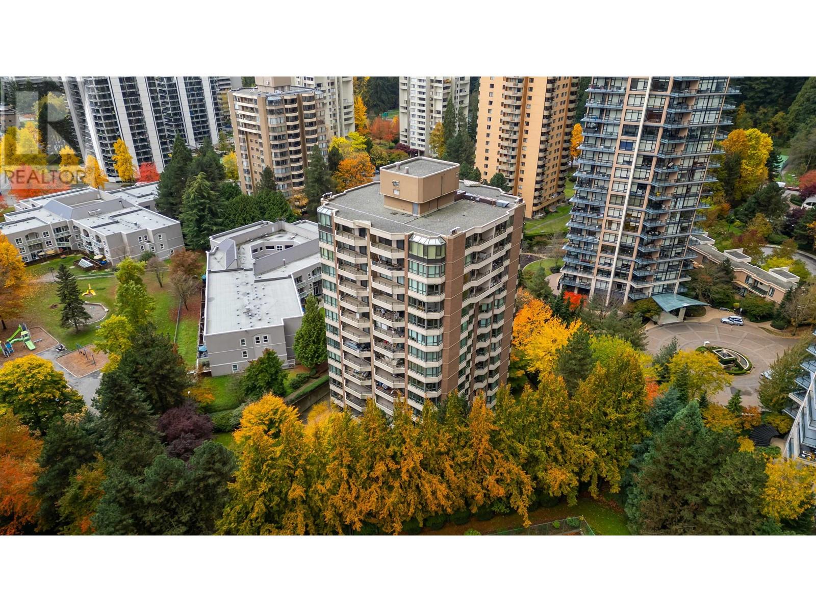 Listing Picture 34 of 40 : 802 6152 KATHLEEN AVENUE, Burnaby / 本拿比 - 魯藝地產 Yvonne Lu Group - MLS Medallion Club Member