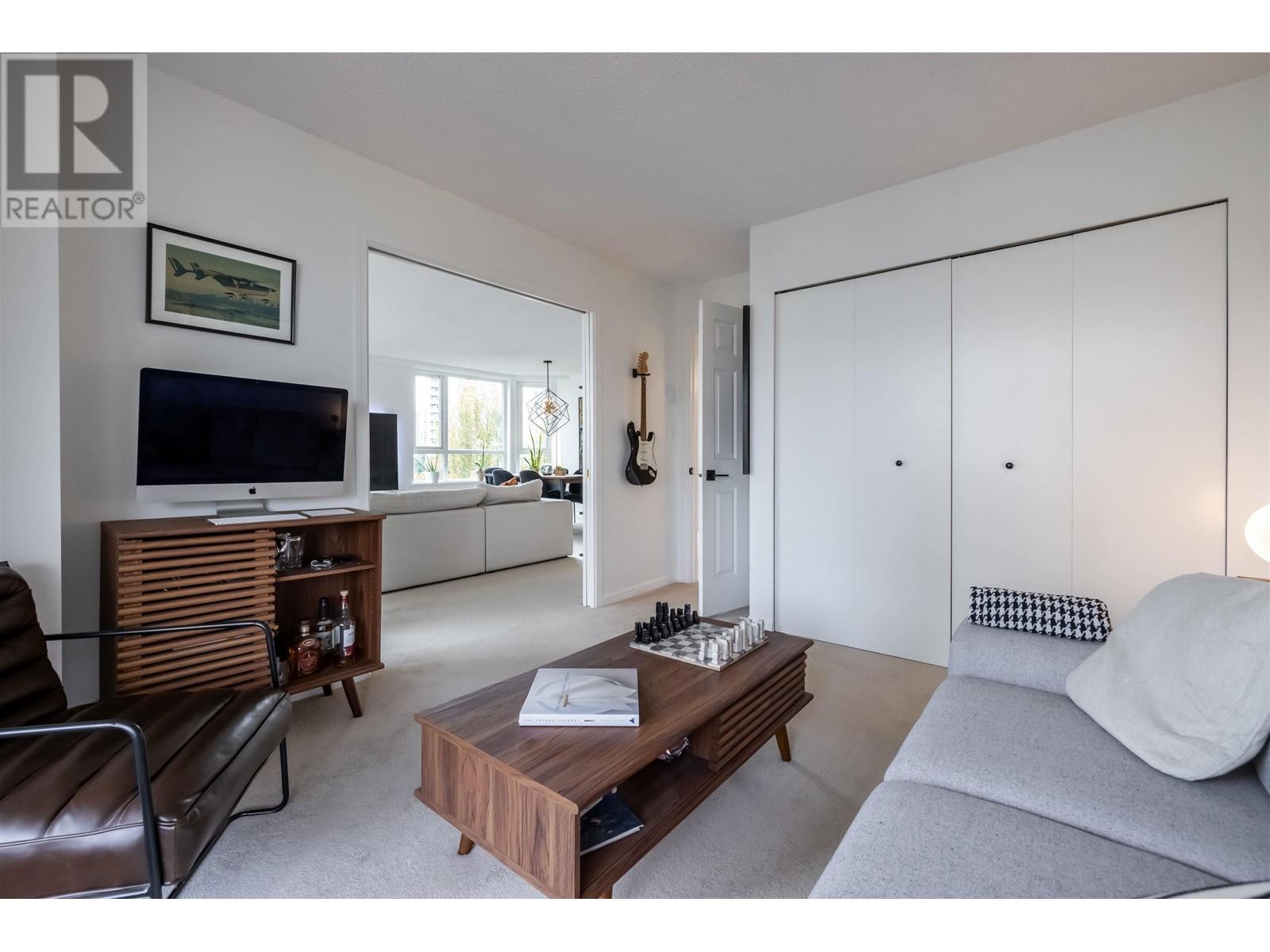 Listing Picture 18 of 40 : 802 6152 KATHLEEN AVENUE, Burnaby / 本拿比 - 魯藝地產 Yvonne Lu Group - MLS Medallion Club Member