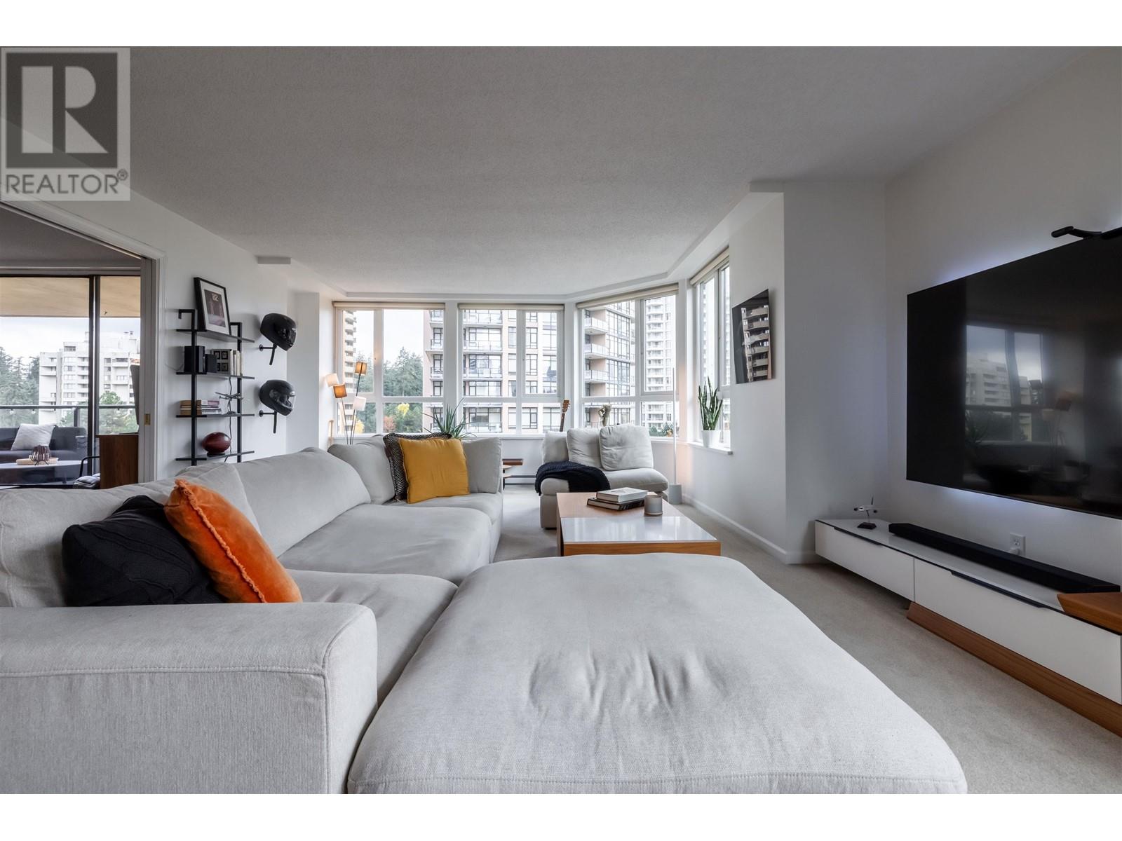 Listing Picture 2 of 40 : 802 6152 KATHLEEN AVENUE, Burnaby / 本拿比 - 魯藝地產 Yvonne Lu Group - MLS Medallion Club Member