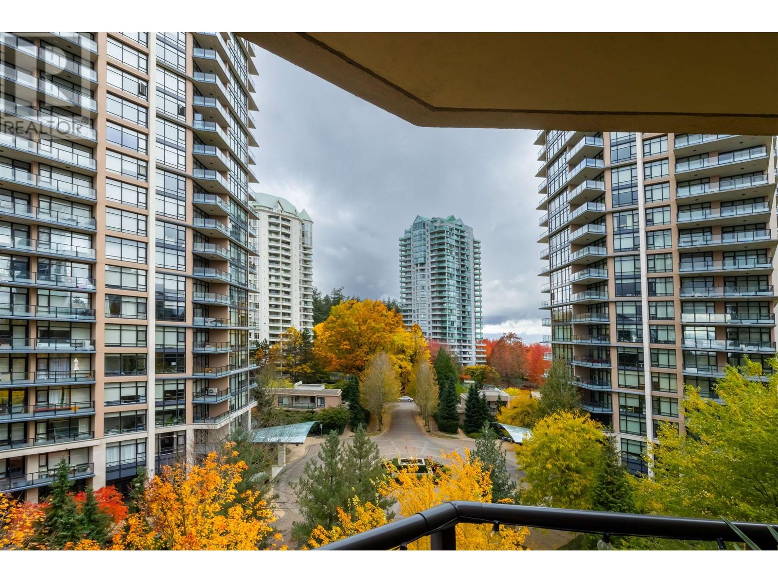 Listing Picture 35 of 40 : 802 6152 KATHLEEN AVENUE, Burnaby / 本拿比 - 魯藝地產 Yvonne Lu Group - MLS Medallion Club Member