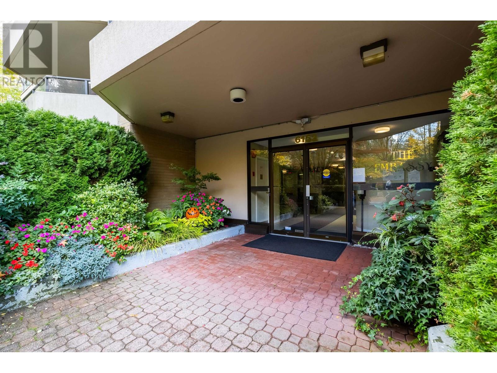 Listing Picture 39 of 40 : 802 6152 KATHLEEN AVENUE, Burnaby / 本拿比 - 魯藝地產 Yvonne Lu Group - MLS Medallion Club Member