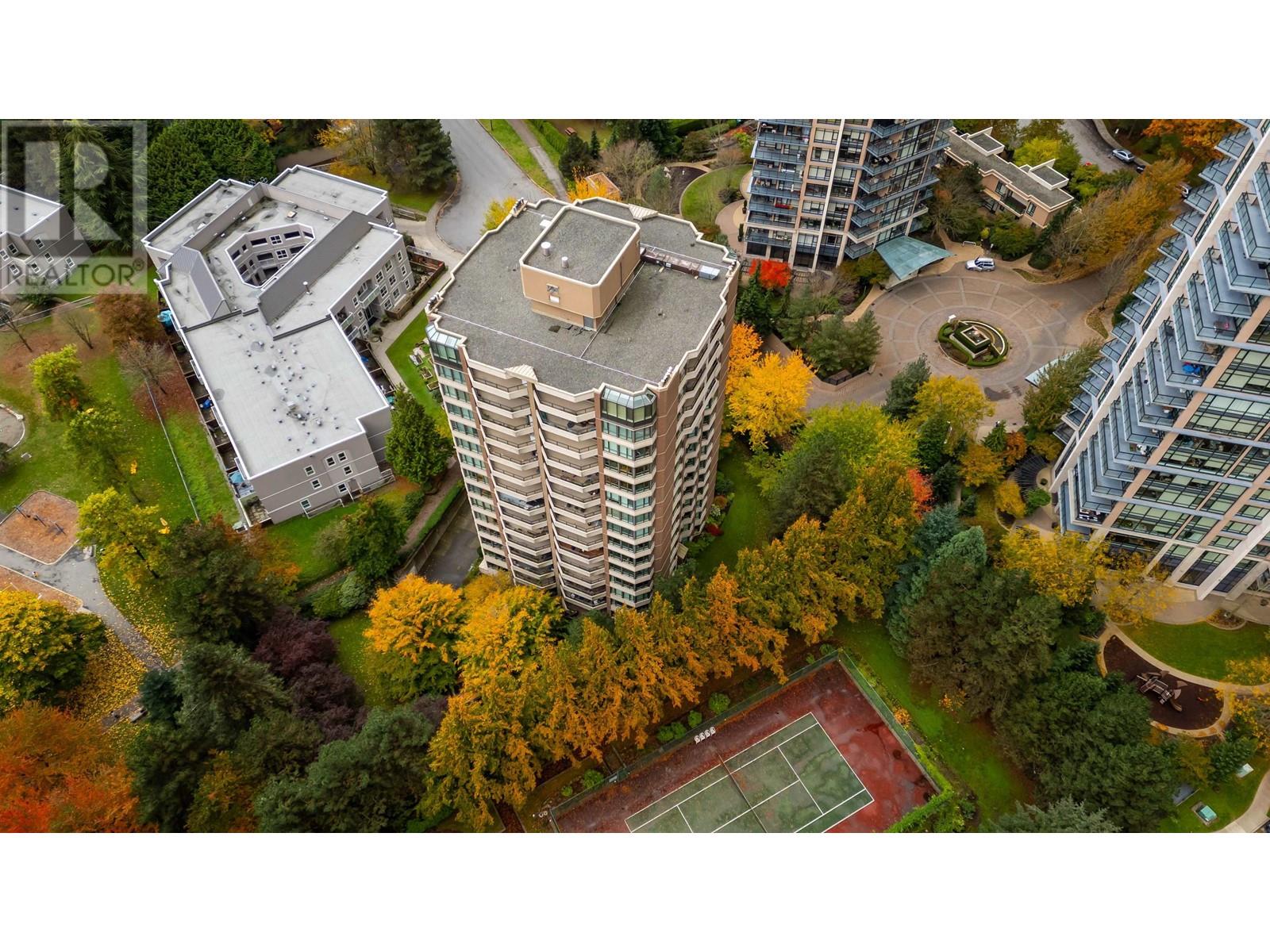 Listing Picture 38 of 40 : 802 6152 KATHLEEN AVENUE, Burnaby / 本拿比 - 魯藝地產 Yvonne Lu Group - MLS Medallion Club Member