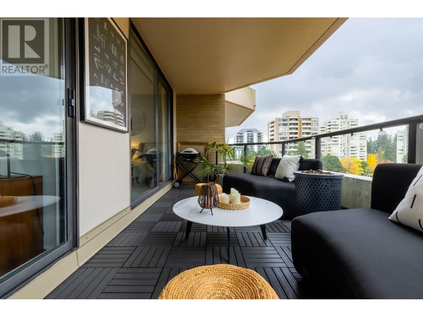 Listing Picture 29 of 40 : 802 6152 KATHLEEN AVENUE, Burnaby / 本拿比 - 魯藝地產 Yvonne Lu Group - MLS Medallion Club Member
