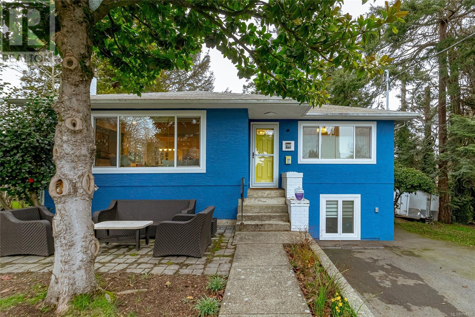 Property at 906 McAdoo Pl image 2