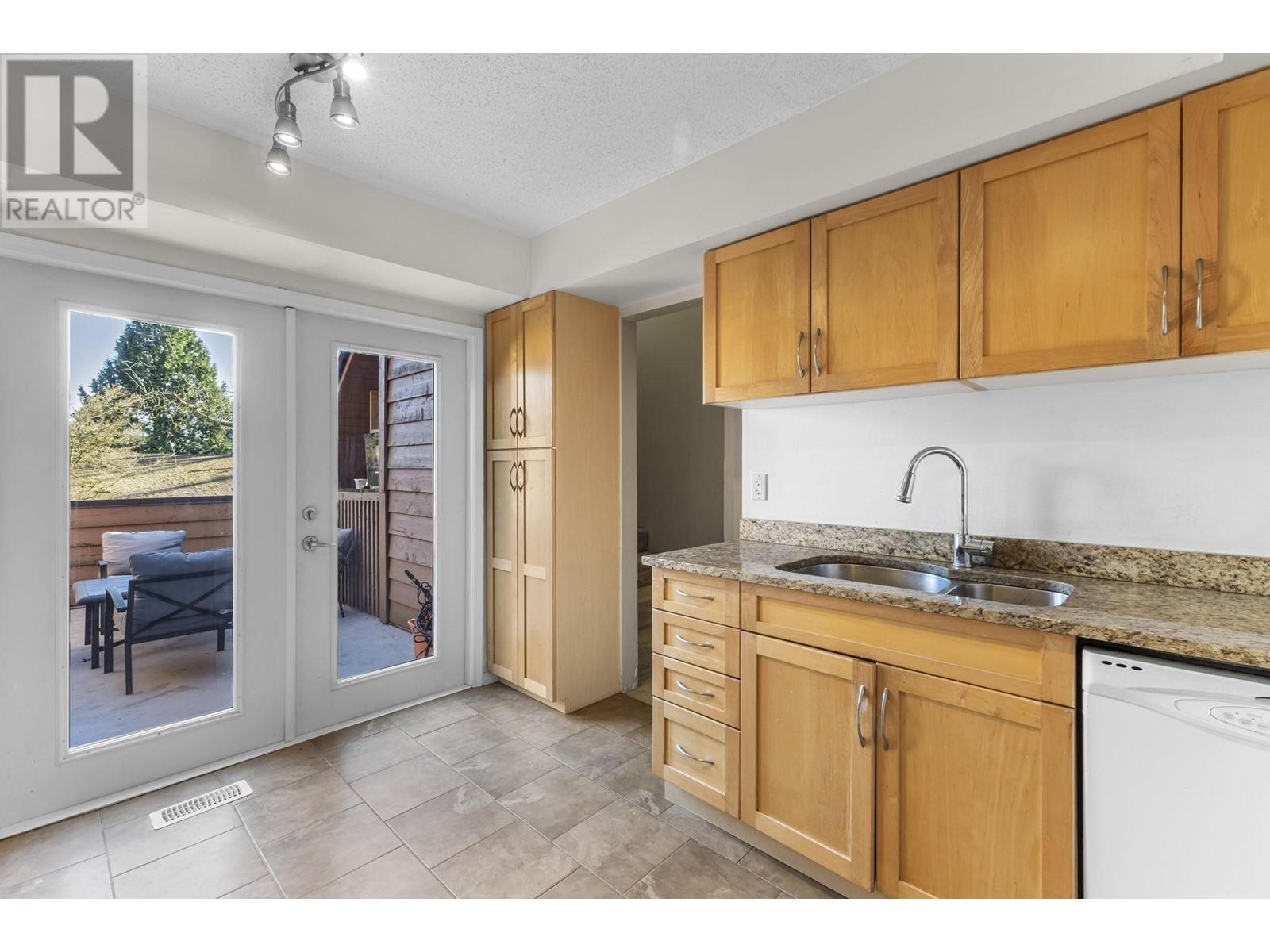 301 Cardiff Way, Port Moody, British Columbia  V3H 3W4 - Photo 10 - R2965164