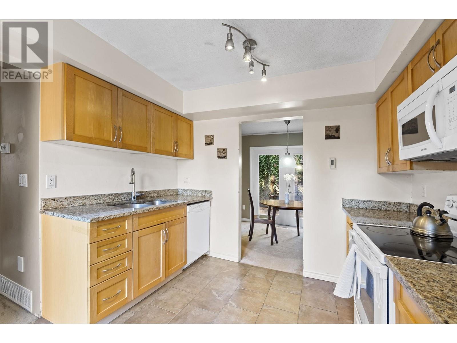 301 Cardiff Way, Port Moody, British Columbia  V3H 3W4 - Photo 13 - R2965164