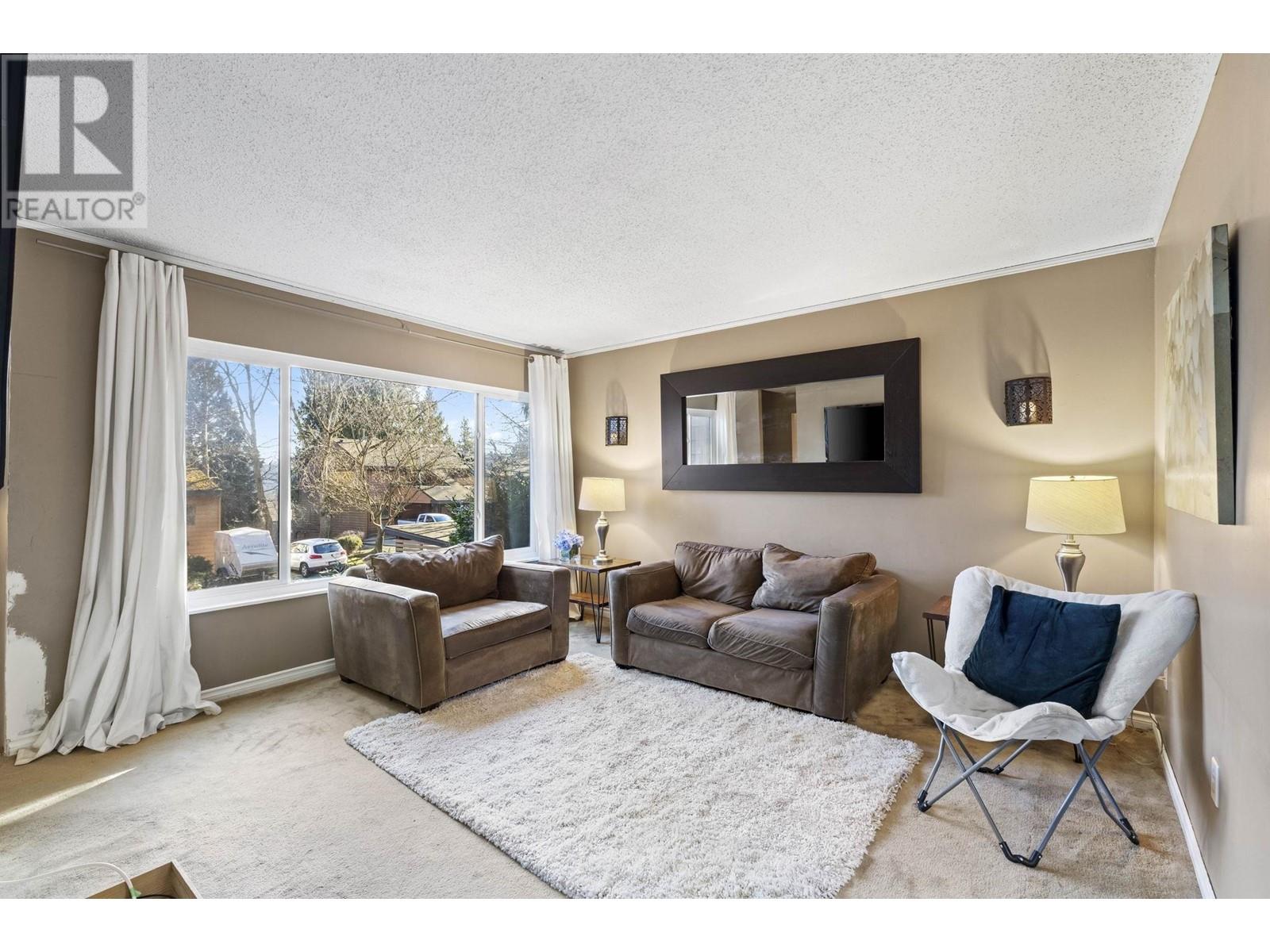 301 Cardiff Way, Port Moody, British Columbia  V3H 3W4 - Photo 2 - R2965164