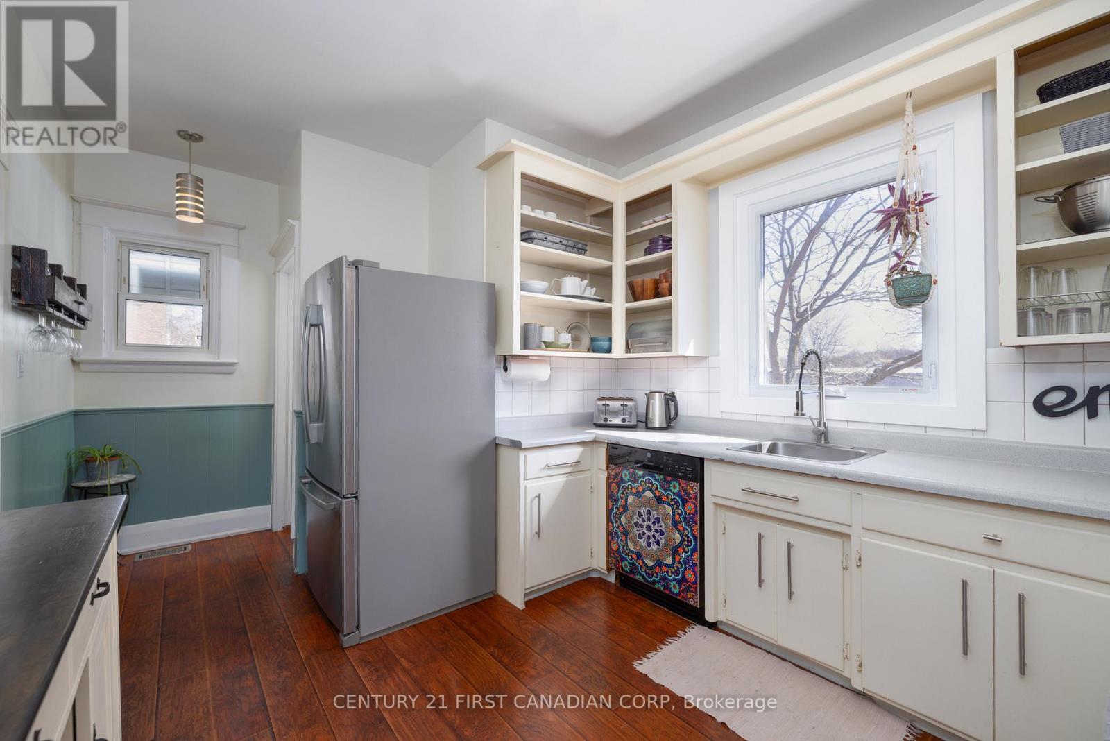 Photo 11 of 35 for 58 St Julien Street