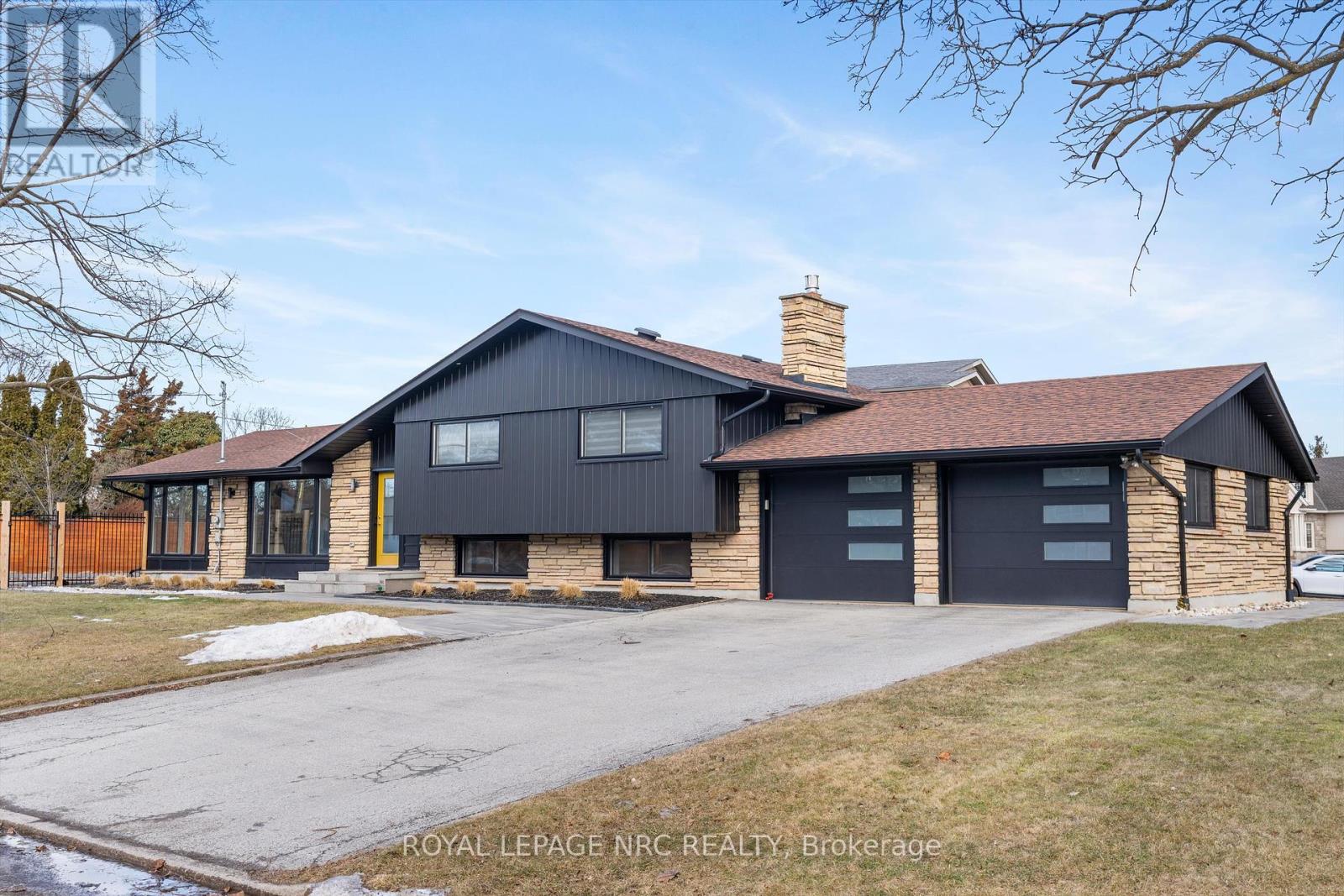 3 PARKLANE CRESCENT, St. Catharines, Ontario