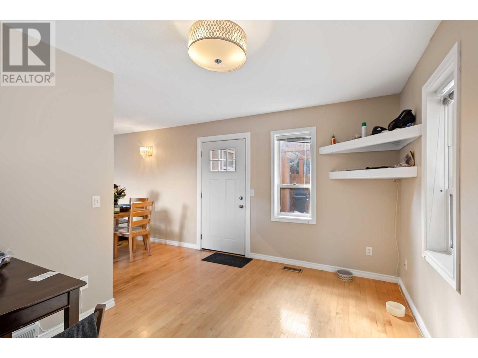 452 Glen Pine Court Unit# 9, Kelowna, British Columbia  V1V 1W7 - Photo 7 - 10337077