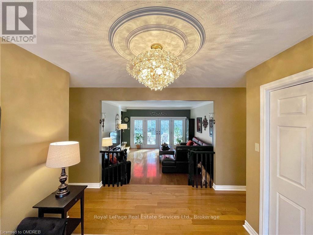 Property at 184 DUNDAS STREET E image 5