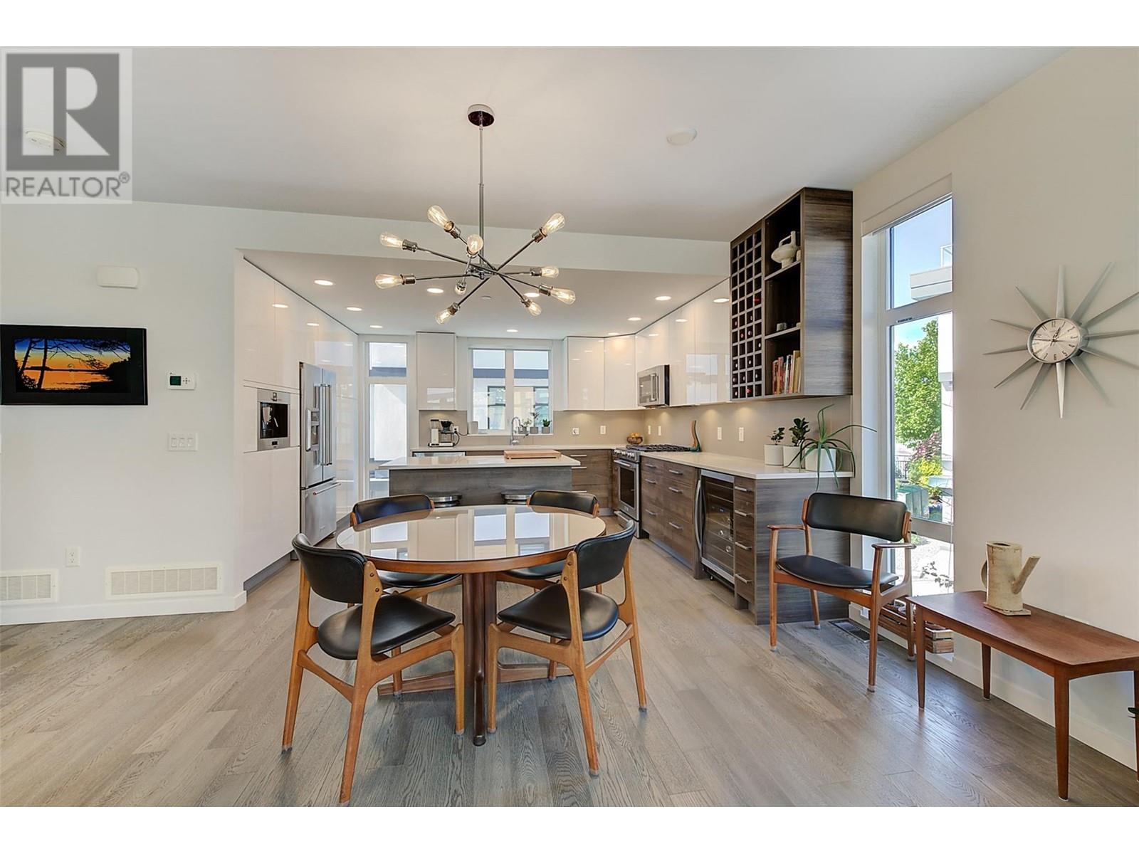 Property at 1515 Highland Drive N Unit# 16 image 5