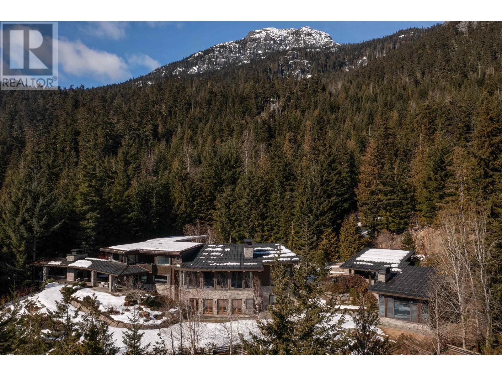 5476 STONEBRIDGE PLACE, Whistler, British Columbia