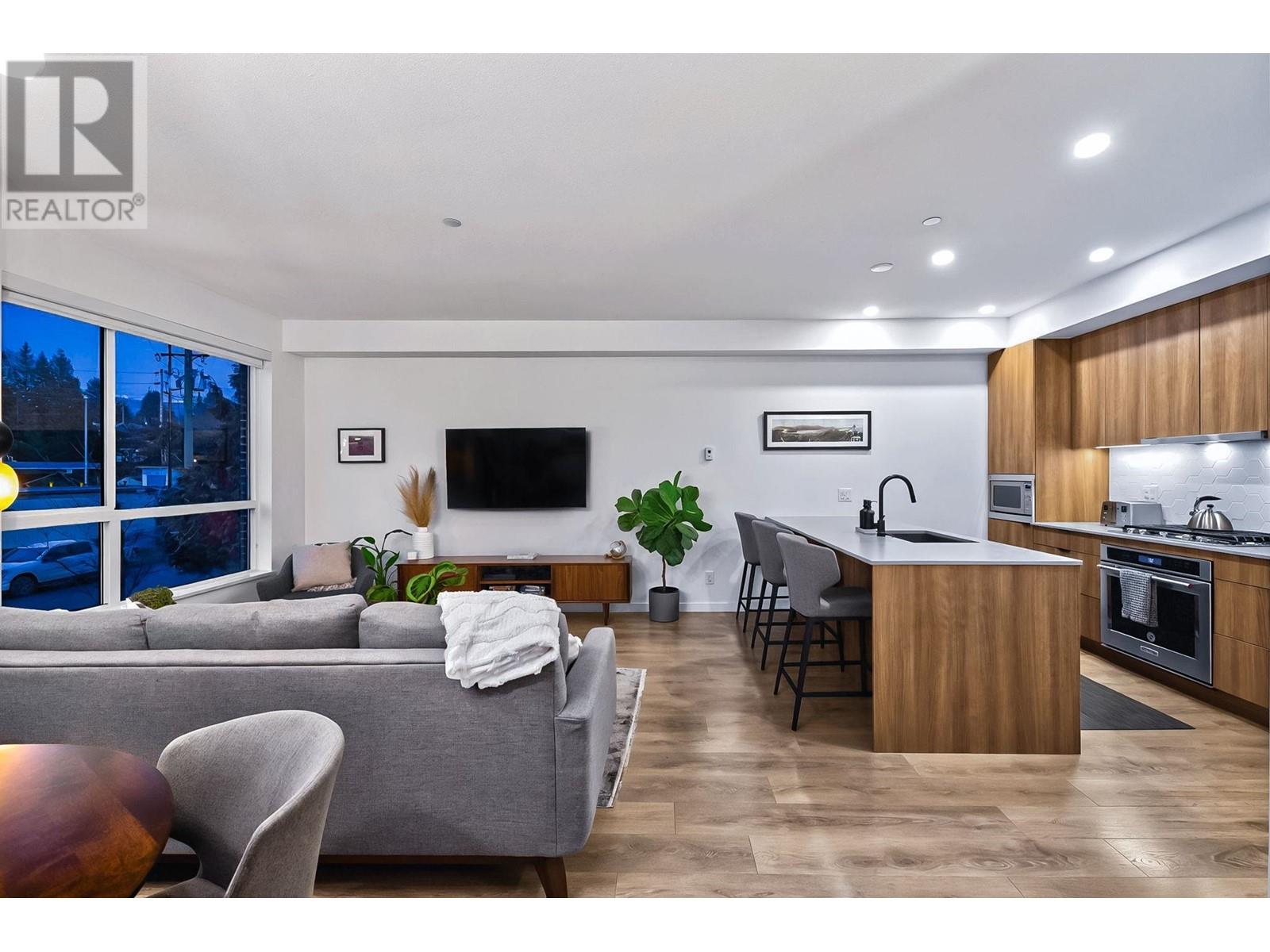 35 533 E 3rd Street, North Vancouver, British Columbia  V7L 1G4 - Photo 3 - R2962862
