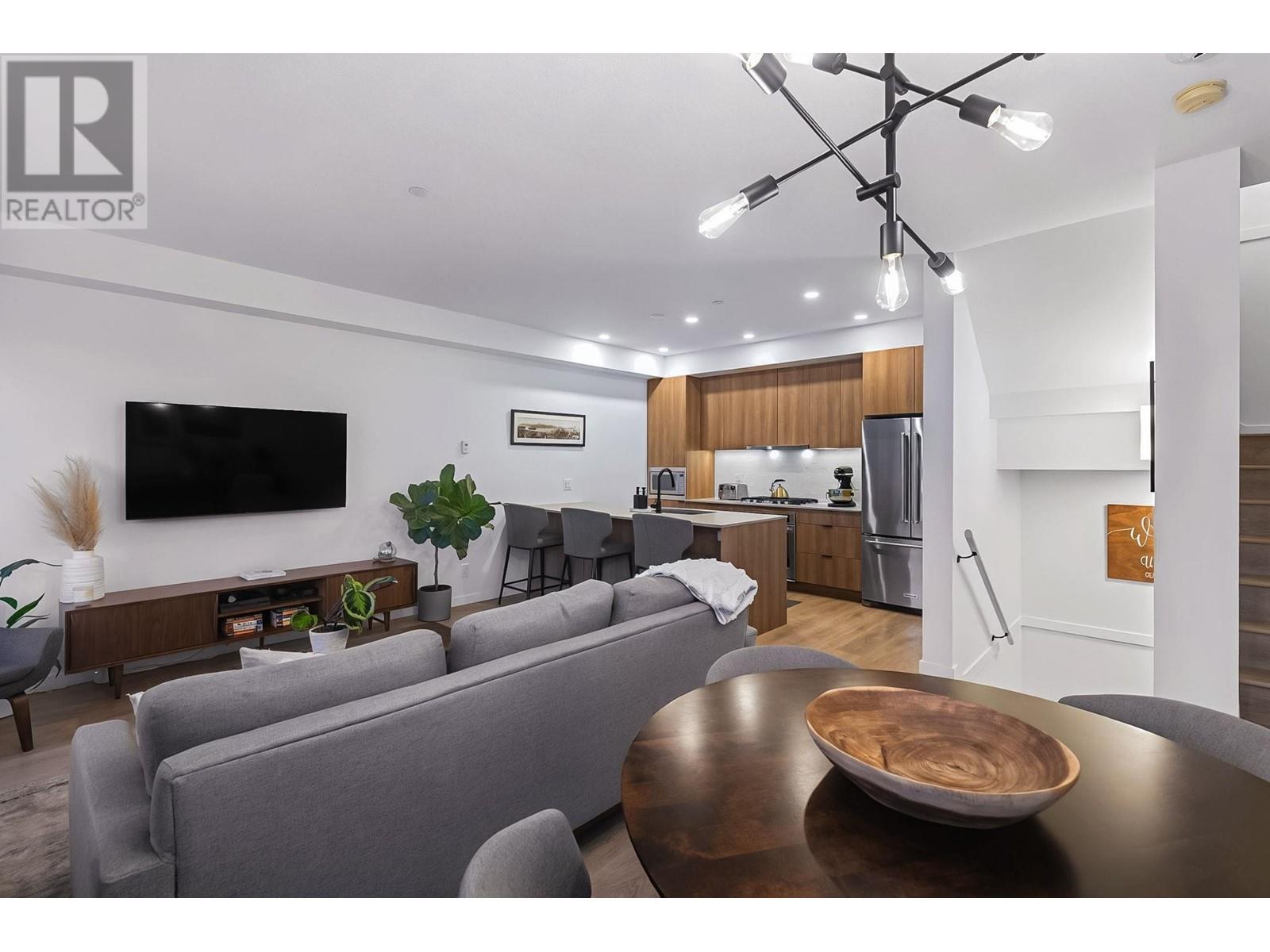 35 533 E 3rd Street, North Vancouver, British Columbia  V7L 1G4 - Photo 5 - R2962862