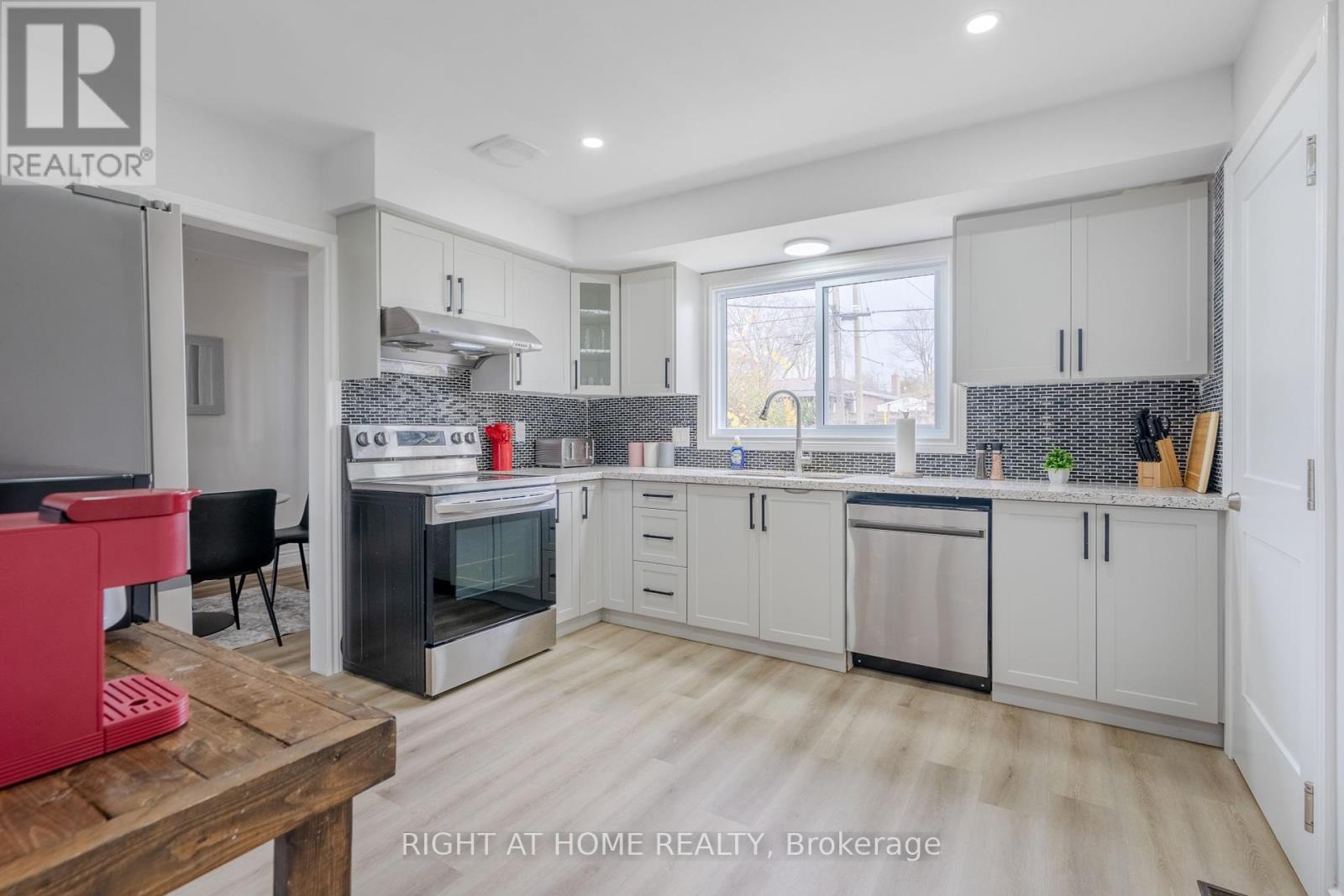 Main Floor - 228 King Edward Avenue, London South (South J), Ontario  N5Z 3T7 - Photo 8 - X12015884