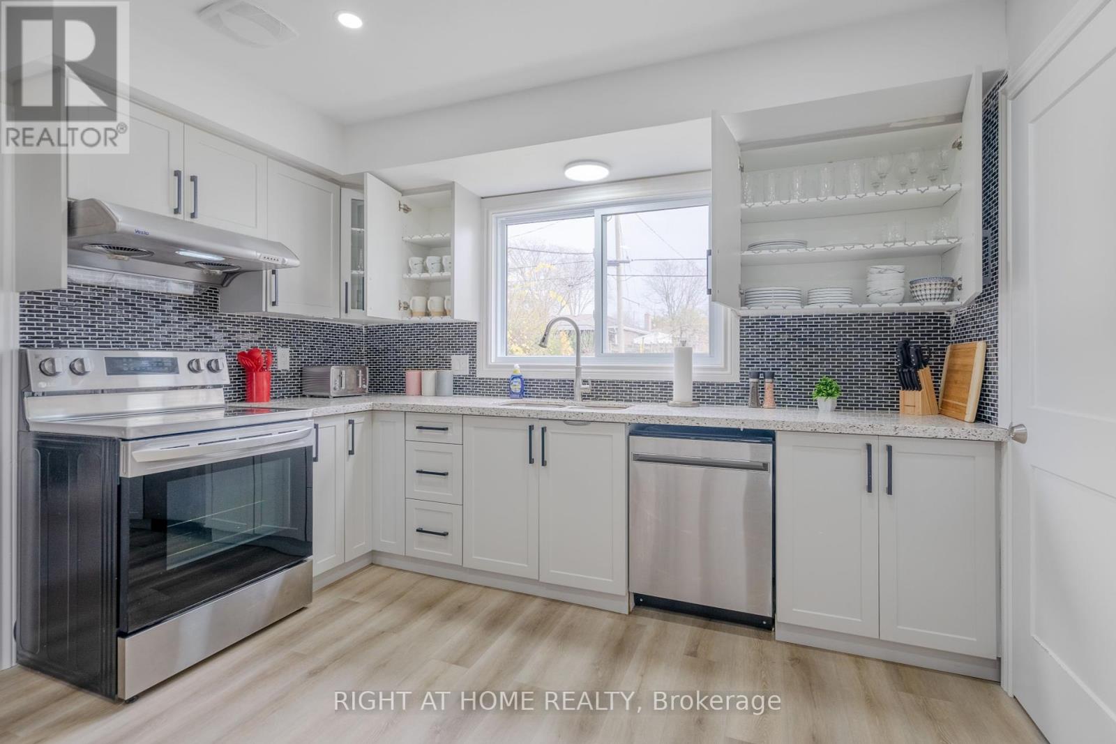 Main Floor - 228 King Edward Avenue, London South (South J), Ontario  N5Z 3T7 - Photo 9 - X12015884