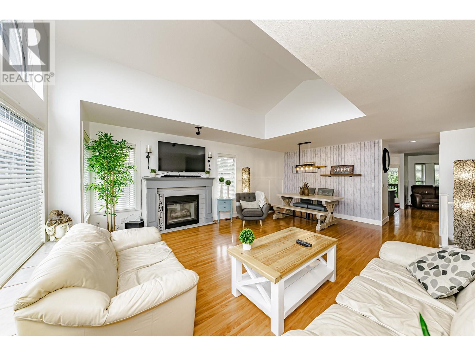 12068 204b Street, Maple Ridge, British Columbia  V2X 1A9 - Photo 6 - R2976350