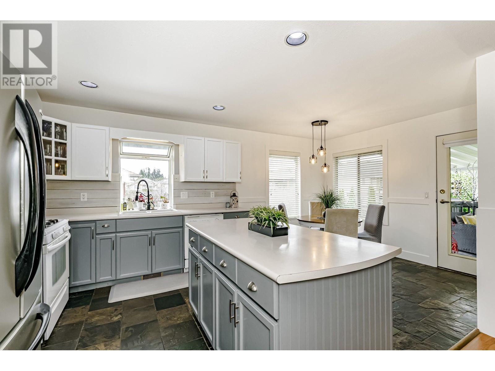 12068 204b Street, Maple Ridge, British Columbia  V2X 1A9 - Photo 12 - R2976350