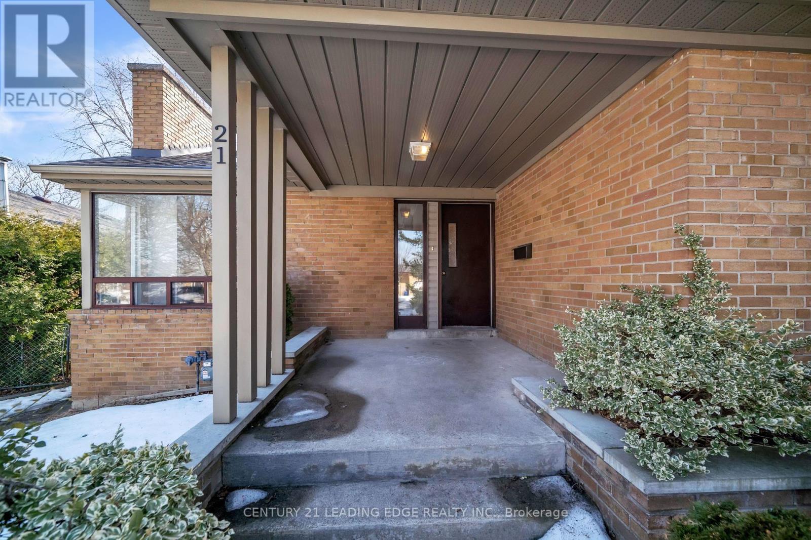 Property at 21 ROSSANDER COURT image 4