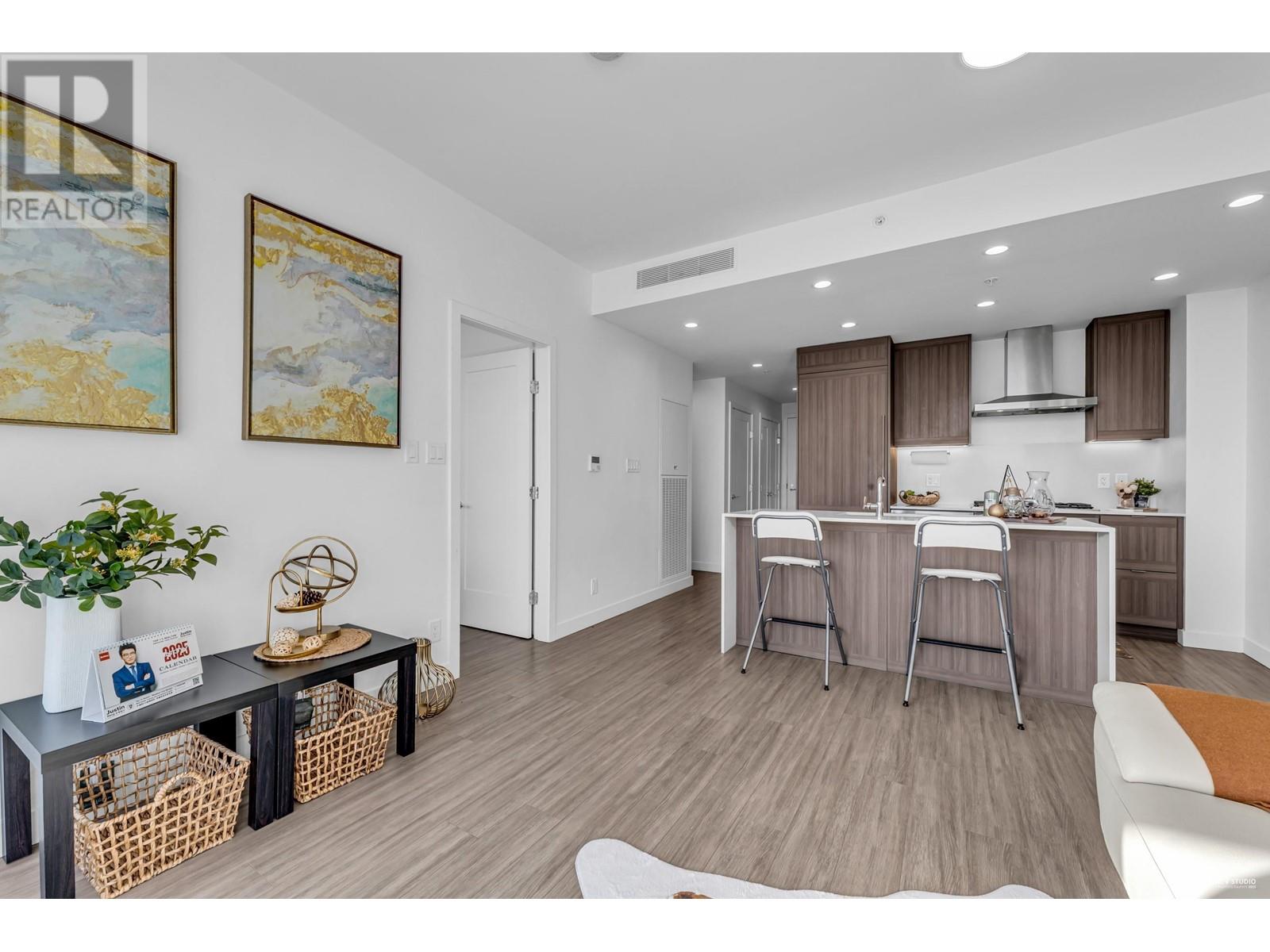 Listing Picture 6 of 26 : 3404 2311 BETA AVENUE, Burnaby / 本拿比 - 魯藝地產 Yvonne Lu Group - MLS Medallion Club Member