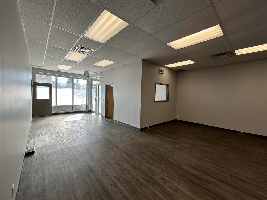 1833 Portage Avenue, Winnipeg, Manitoba  R3J 0G4 - Photo 5 - 202504901