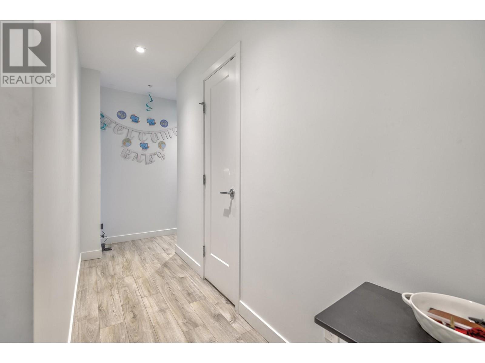 Listing Picture 7 of 26 : 603 2288 ALPHA AVENUE, Burnaby / 本拿比 - 魯藝地產 Yvonne Lu Group - MLS Medallion Club Member