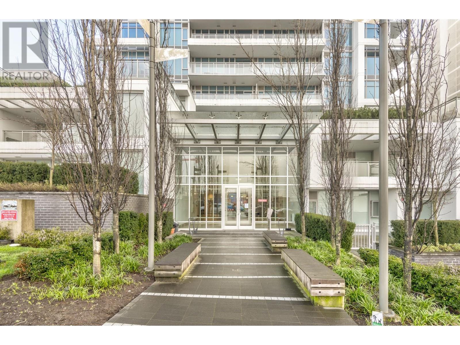 Listing Picture 3 of 26 : 603 2288 ALPHA AVENUE, Burnaby / 本拿比 - 魯藝地產 Yvonne Lu Group - MLS Medallion Club Member