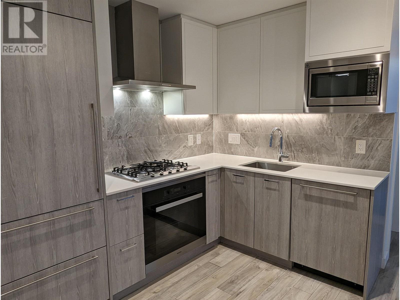 Listing Picture 9 of 26 : 603 2288 ALPHA AVENUE, Burnaby / 本拿比 - 魯藝地產 Yvonne Lu Group - MLS Medallion Club Member