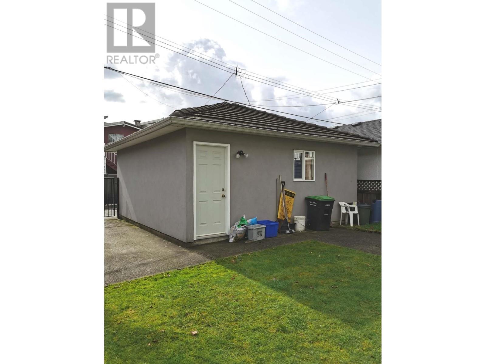 Listing Picture 17 of 20 : 2722 VENABLES STREET, Vancouver / 溫哥華 - 魯藝地產 Yvonne Lu Group - MLS Medallion Club Member