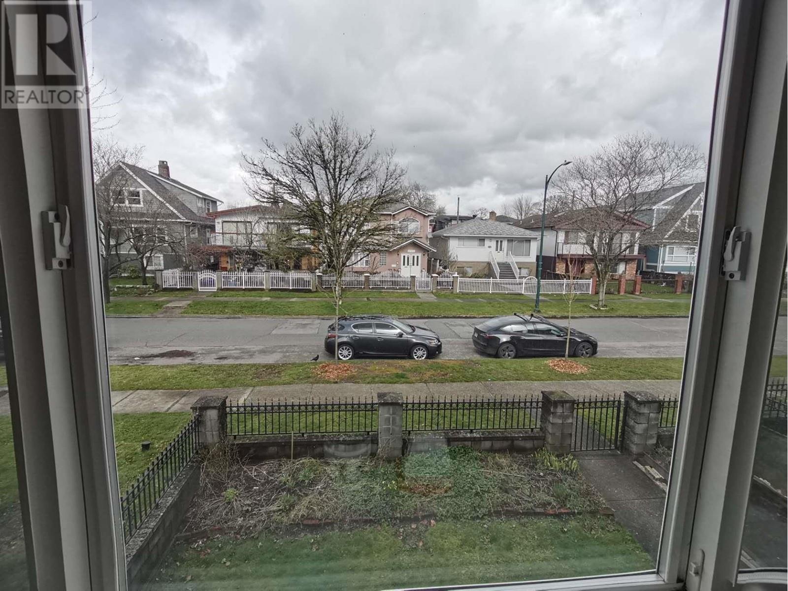 Listing Picture 20 of 20 : 2722 VENABLES STREET, Vancouver / 溫哥華 - 魯藝地產 Yvonne Lu Group - MLS Medallion Club Member