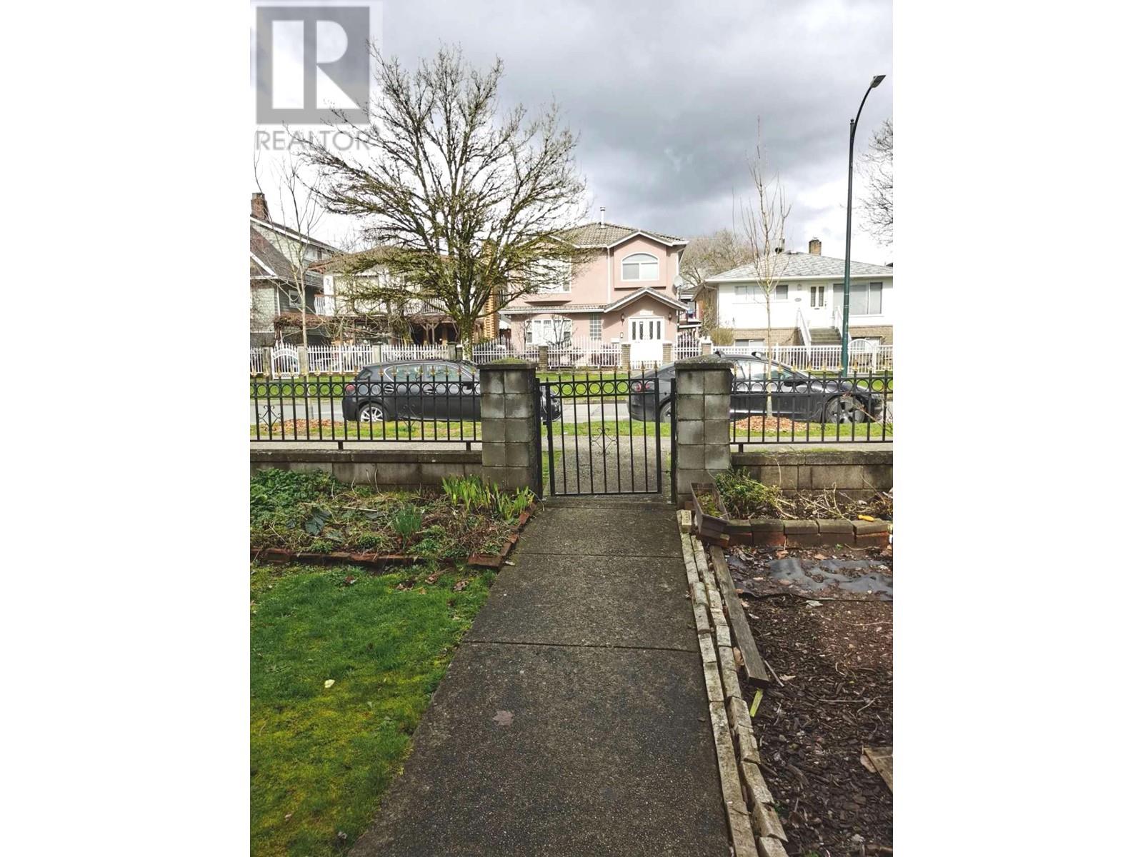 Listing Picture 19 of 20 : 2722 VENABLES STREET, Vancouver / 溫哥華 - 魯藝地產 Yvonne Lu Group - MLS Medallion Club Member