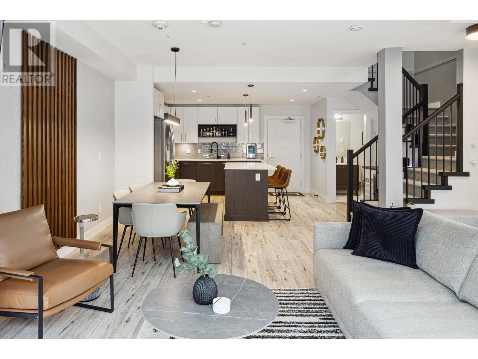 Listing Picture 5 of 37 : 7 13040 NO. 2 ROAD, Richmond / 烈治文 - 魯藝地產 Yvonne Lu Group - MLS Medallion Club Member