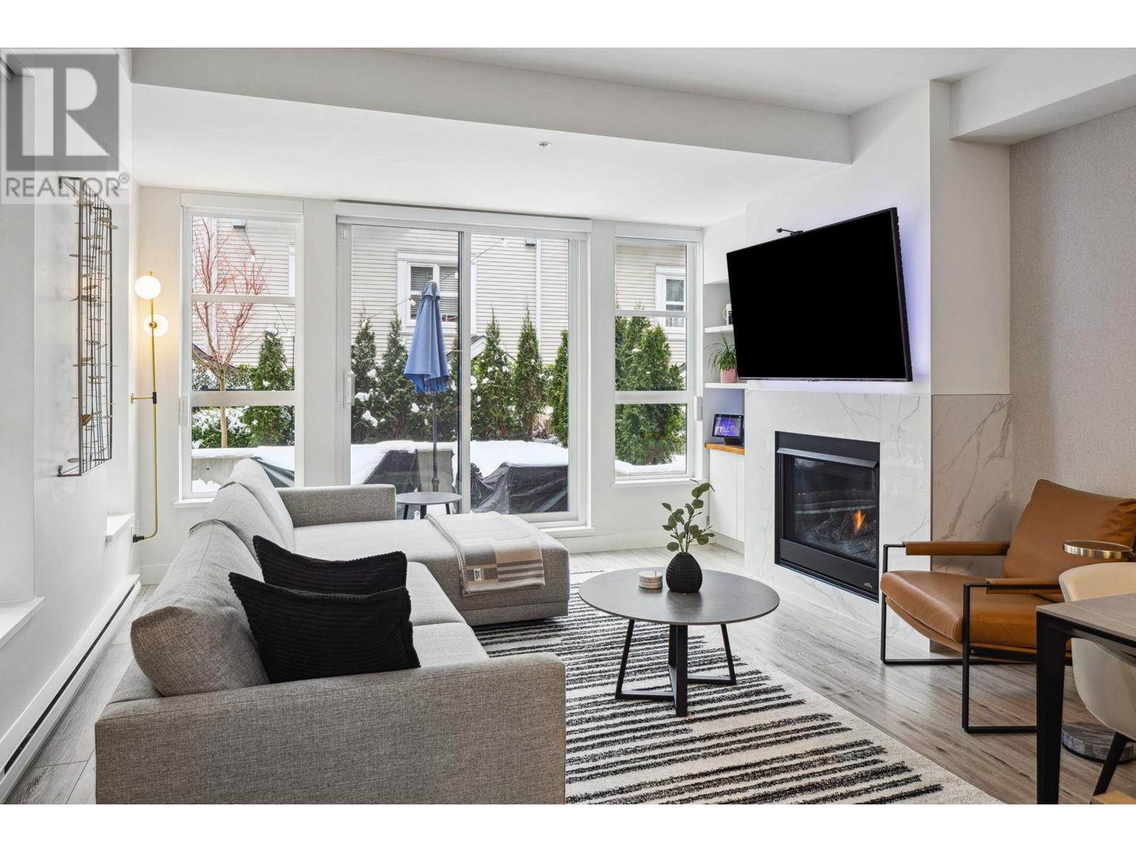 Listing Picture 2 of 37 : 7 13040 NO. 2 ROAD, Richmond / 烈治文 - 魯藝地產 Yvonne Lu Group - MLS Medallion Club Member