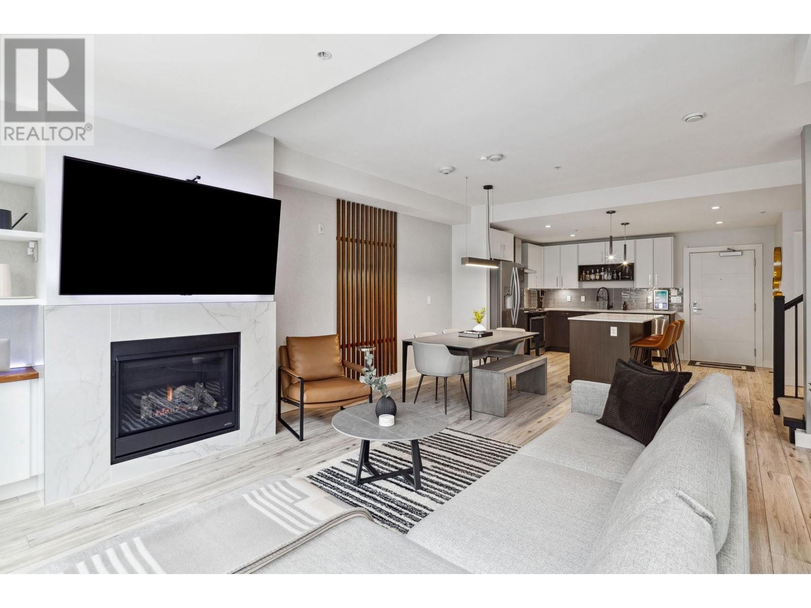 Listing Picture 4 of 37 : 7 13040 NO. 2 ROAD, Richmond / 烈治文 - 魯藝地產 Yvonne Lu Group - MLS Medallion Club Member