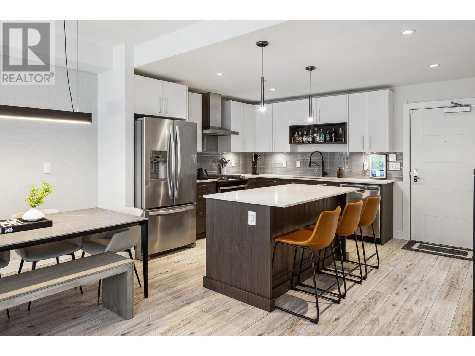 Listing Picture 11 of 37 : 7 13040 NO. 2 ROAD, Richmond / 烈治文 - 魯藝地產 Yvonne Lu Group - MLS Medallion Club Member
