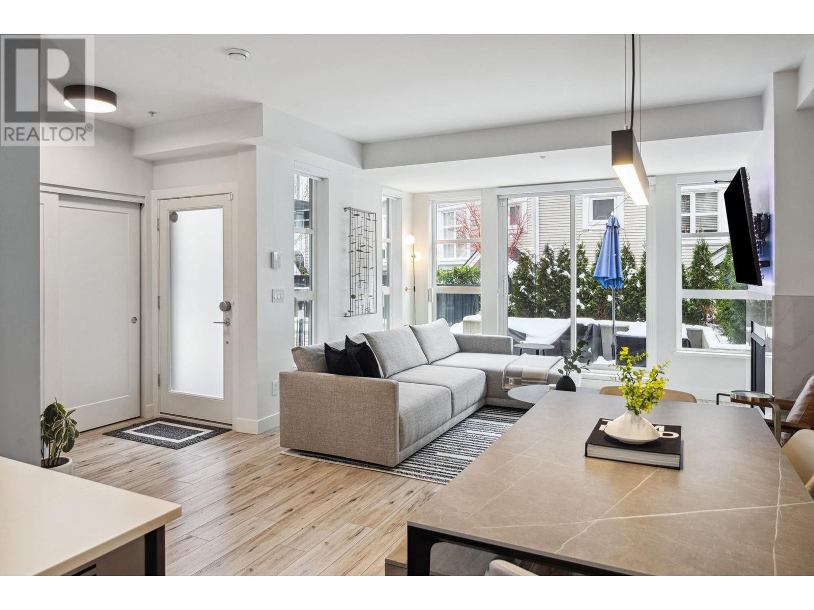 Listing Picture 7 of 37 : 7 13040 NO. 2 ROAD, Richmond / 烈治文 - 魯藝地產 Yvonne Lu Group - MLS Medallion Club Member