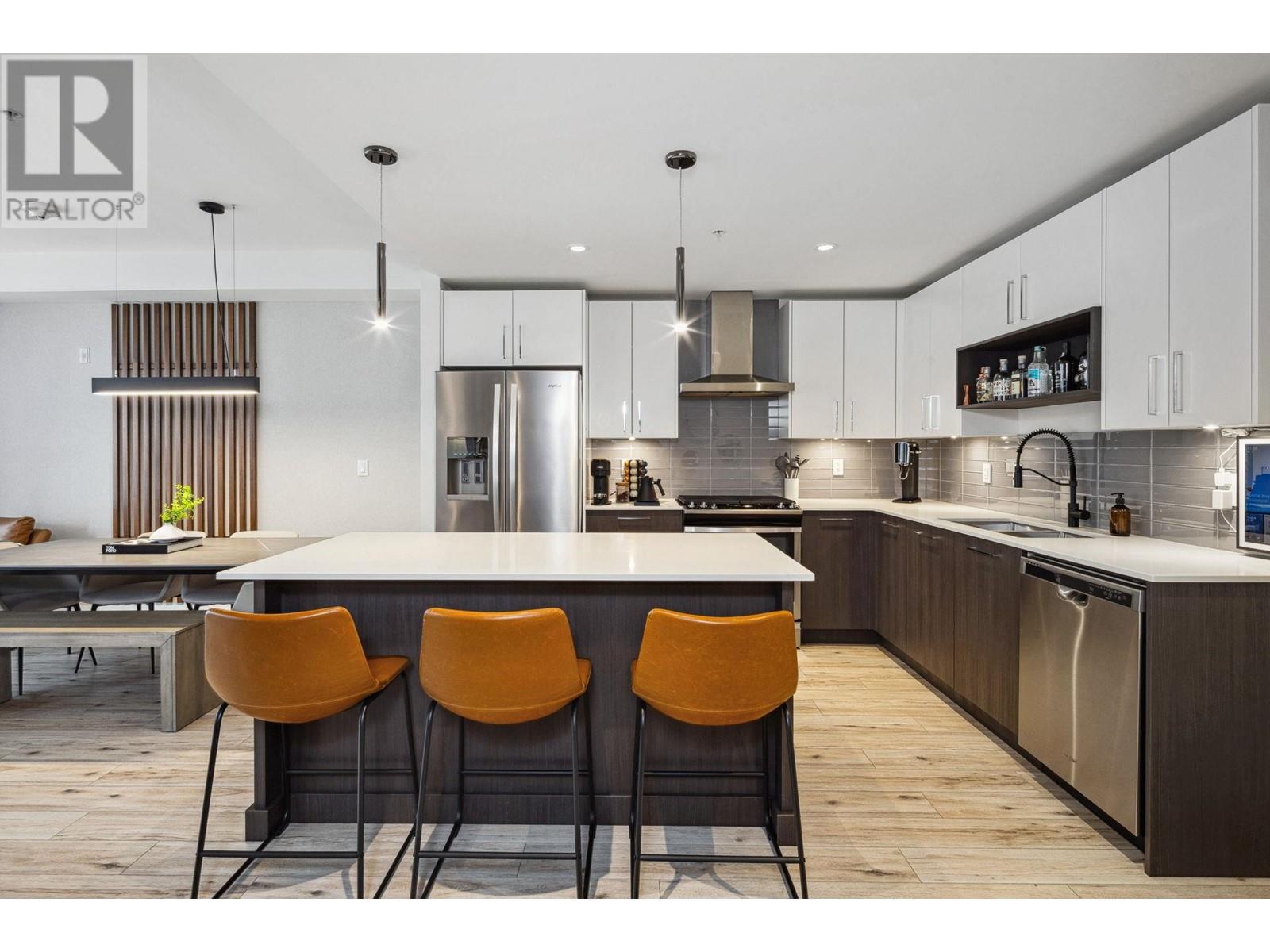 Listing Picture 12 of 37 : 7 13040 NO. 2 ROAD, Richmond / 烈治文 - 魯藝地產 Yvonne Lu Group - MLS Medallion Club Member