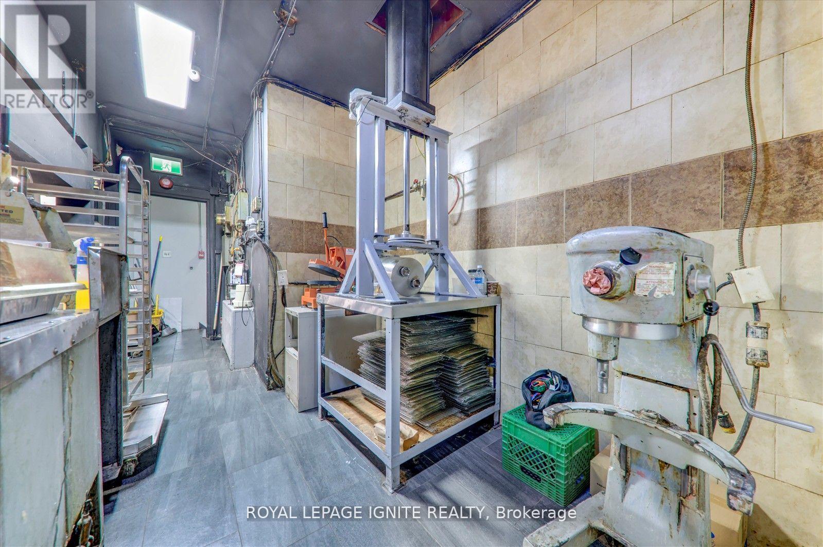 2398 Eglinton Avenue E, Toronto, Ontario  M1K 2P3 - Photo 21 - E12016024