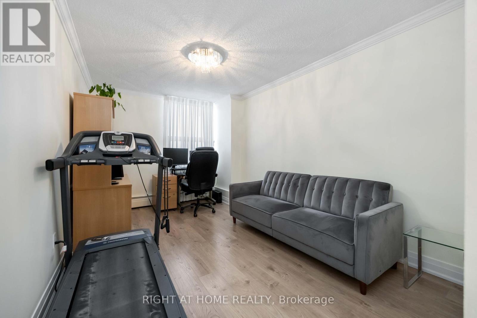 807 - 151 La Rose Avenue, Toronto, Ontario  M9P 1B3 - Photo 11 - W12016002